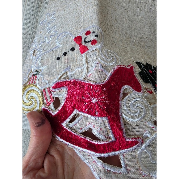 Isaac mizrahi gingerbread tree skirt House toys red green new